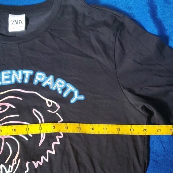 Zara Men's Large Different Party Same Story Tiger Reflective T-Shirt - Picture 8 of 8
